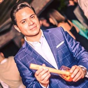 Meet your Posher, Jose